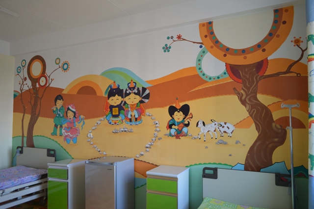 Гэмтлийн эмнэлгийн хүүхдийн тасгийг “Тэнгэрийн модун” ТББ-ын залуус заслаа